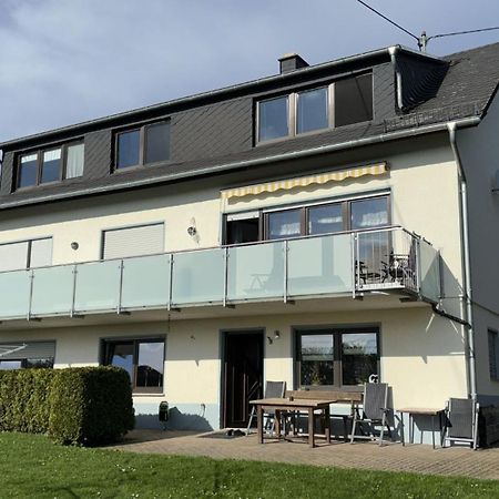 Yn E Homeie Baar  Eksteriør billede